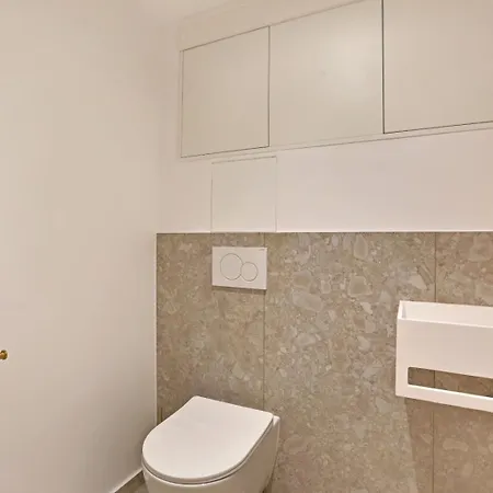 Haystia Elegant Near Opera