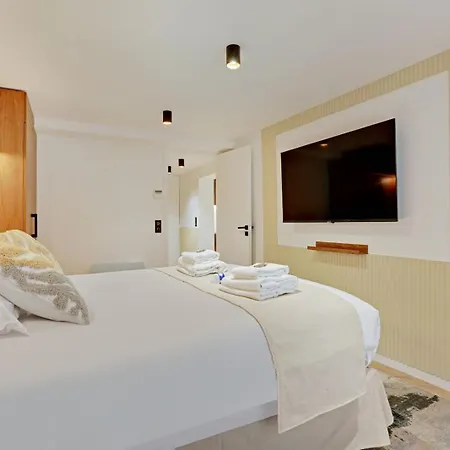 Haystia Elegant Near Opera Apartment